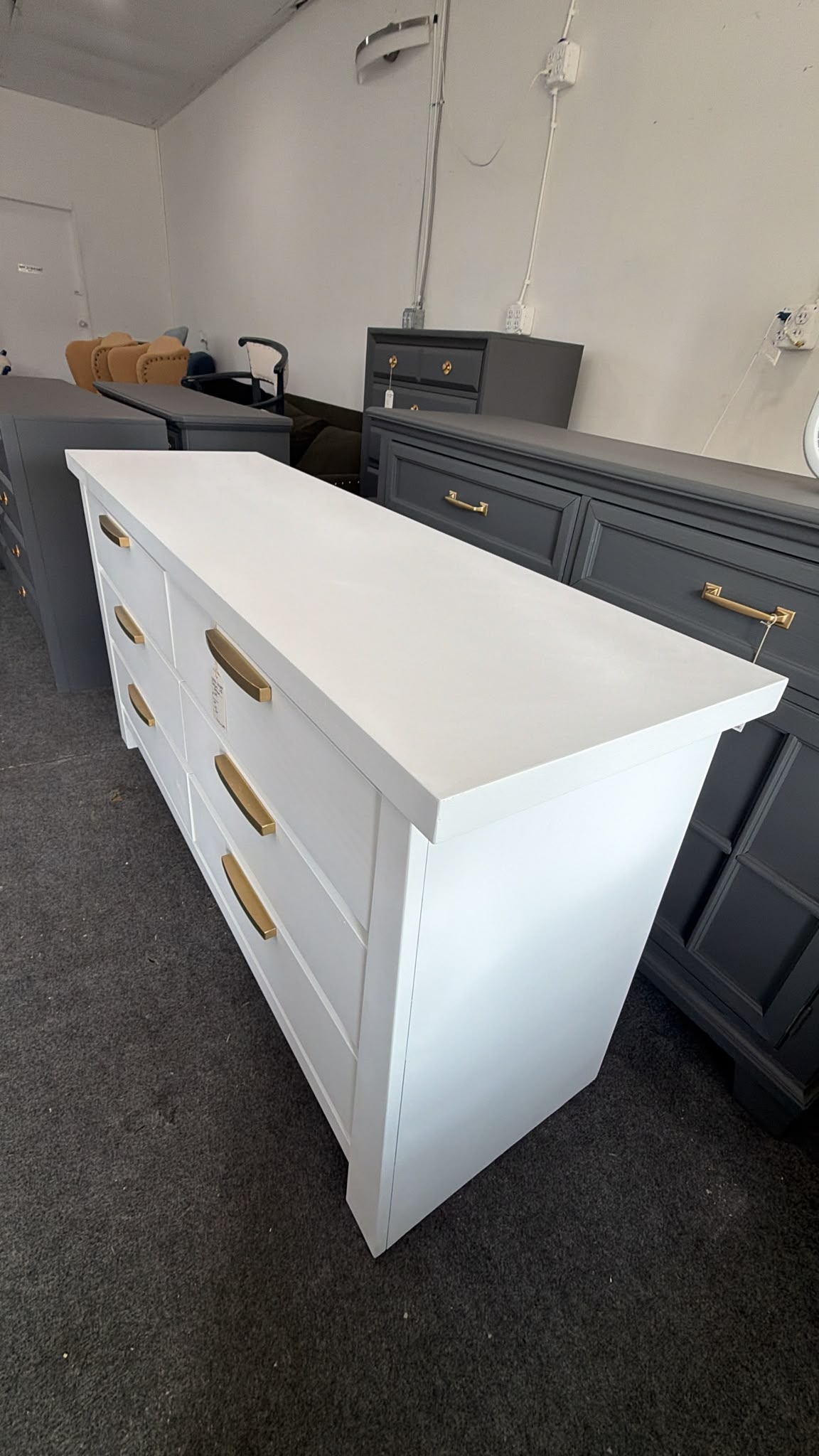6 drawers Sitcom white dresser