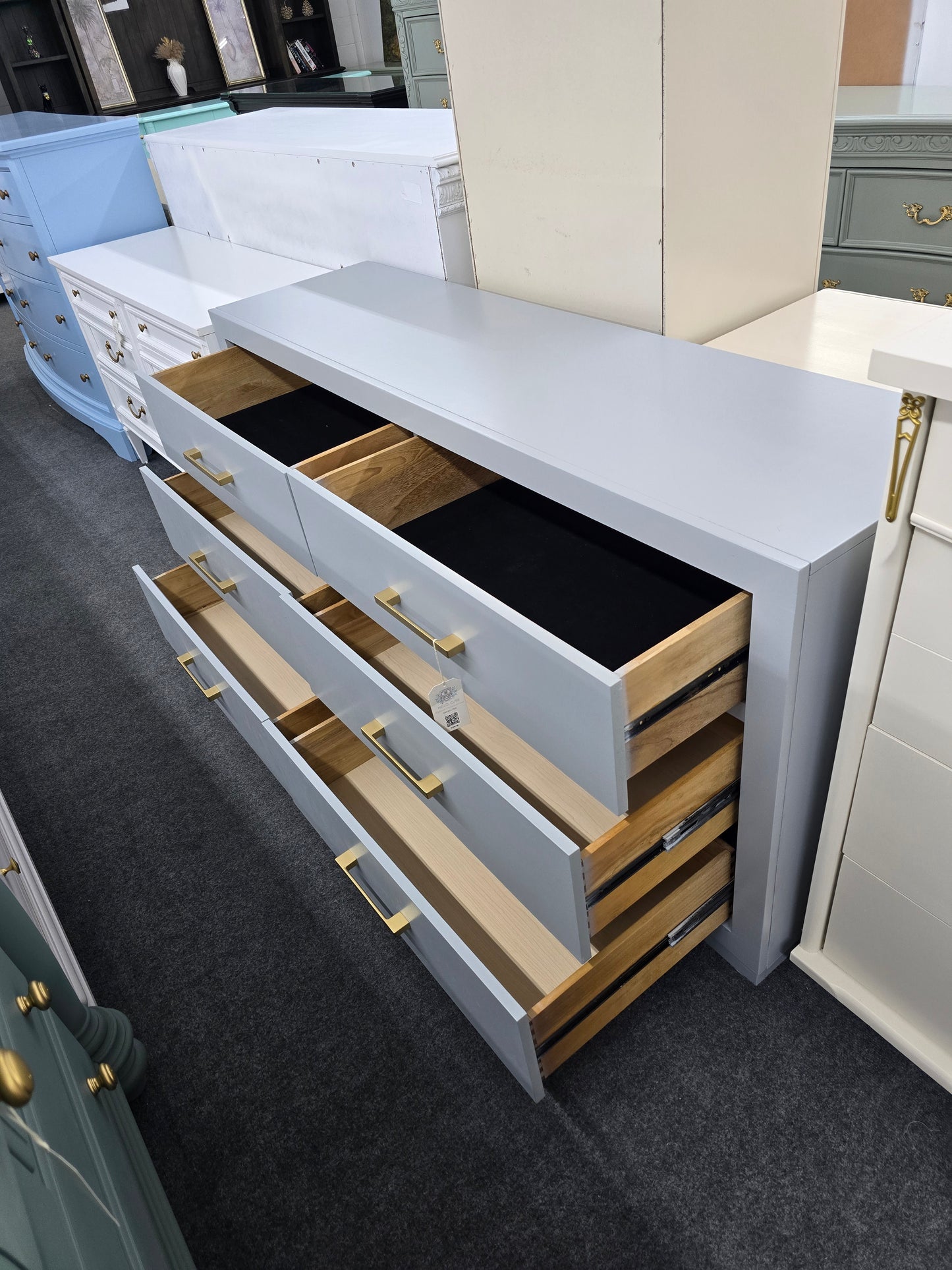 6 drawers gray dresser