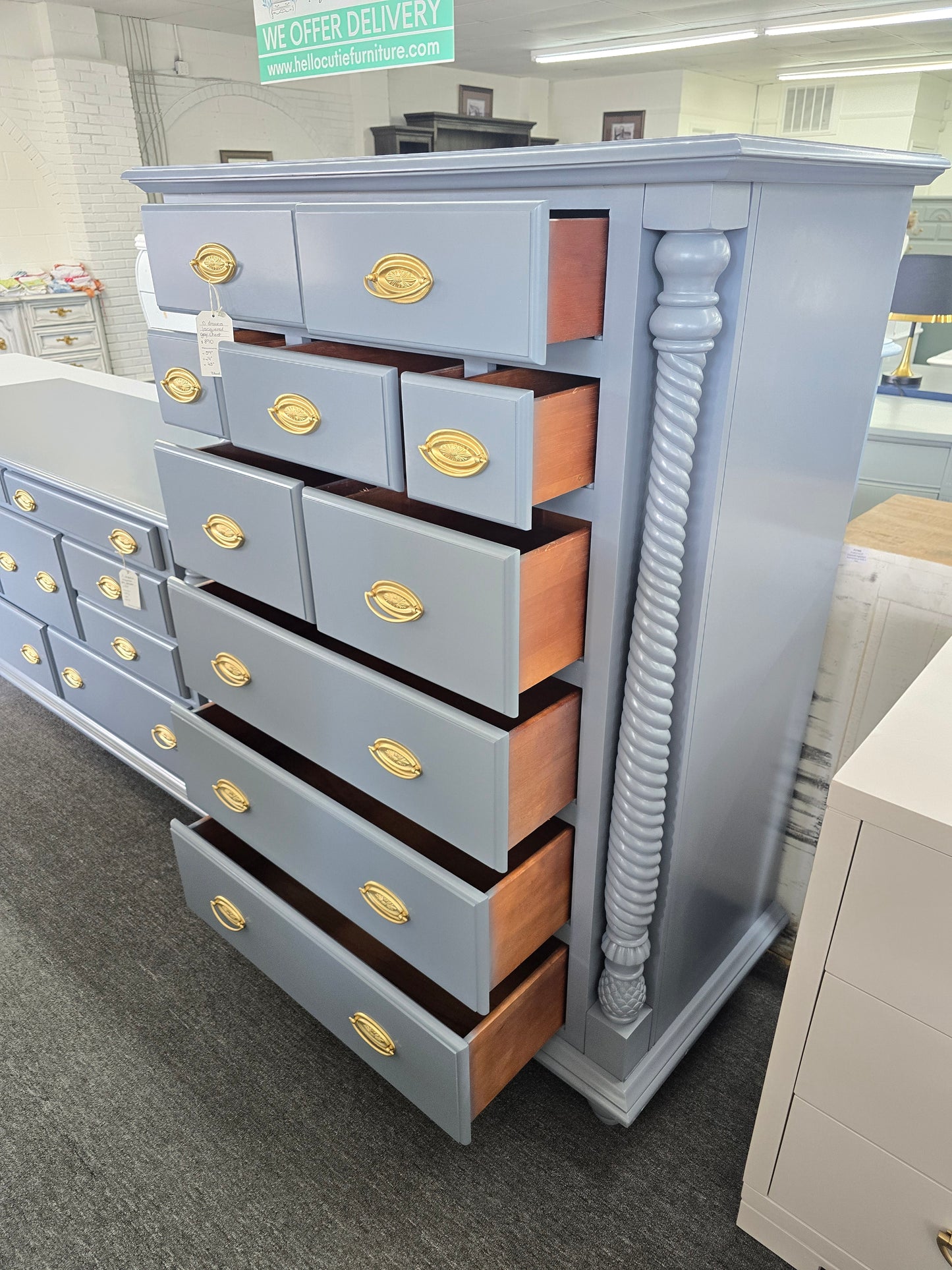 Gray lacquered 10 drawers chest