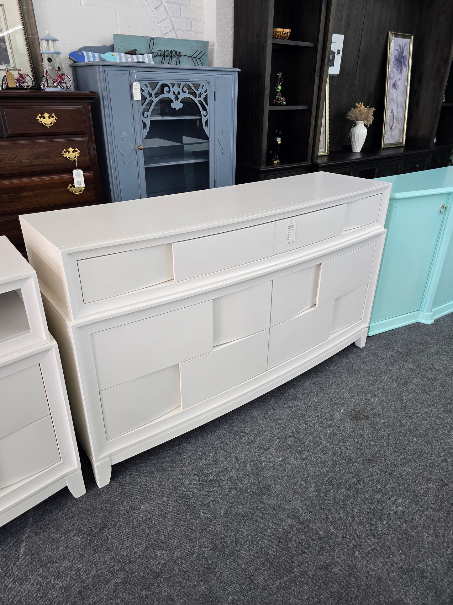 Havertys off white 6 drawers dresser