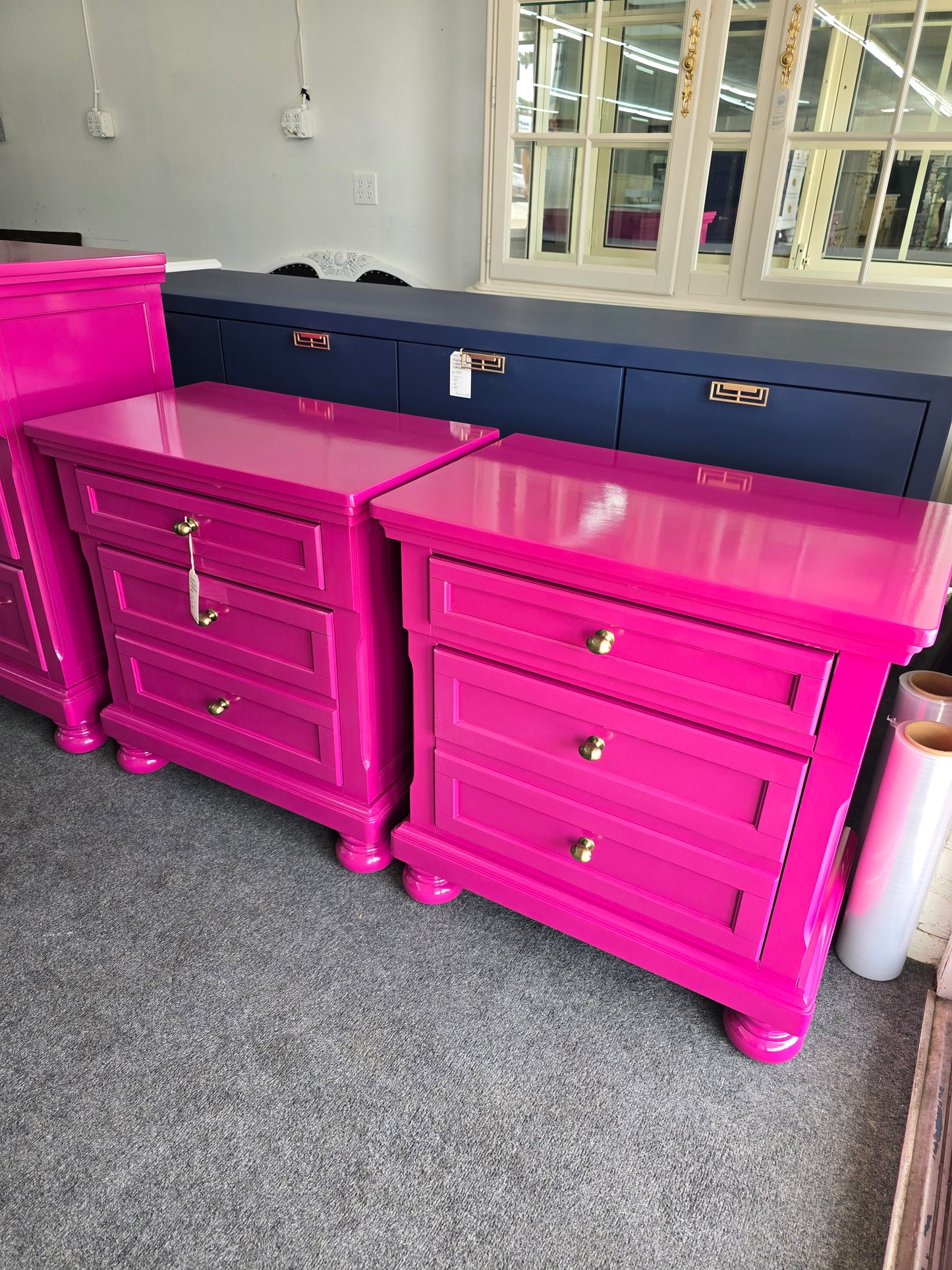 Pink lacquered pair of nightstands
