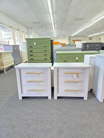 Light gray pair of nightstands