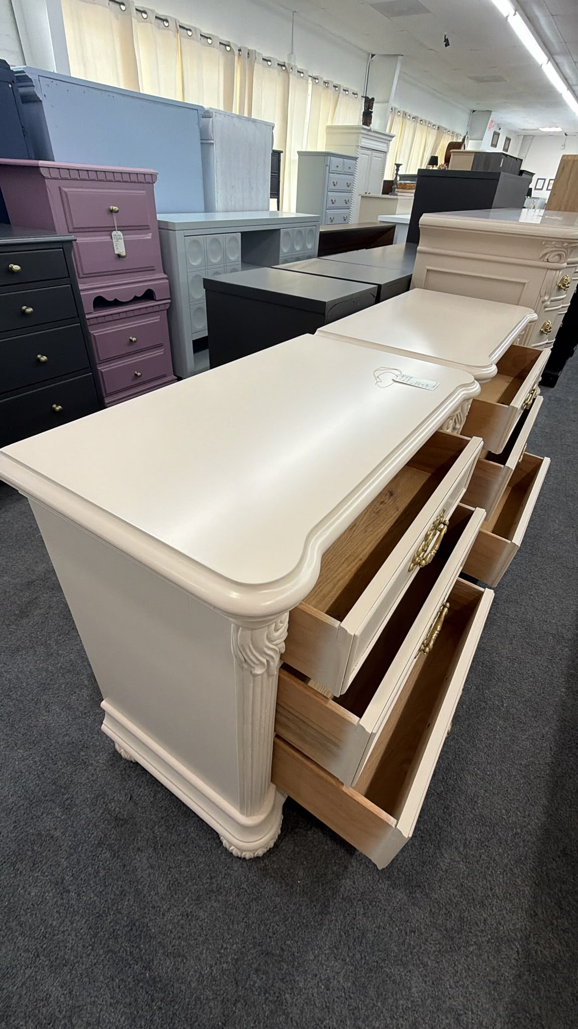 Bernhardt cream lacquered pair of nightstands