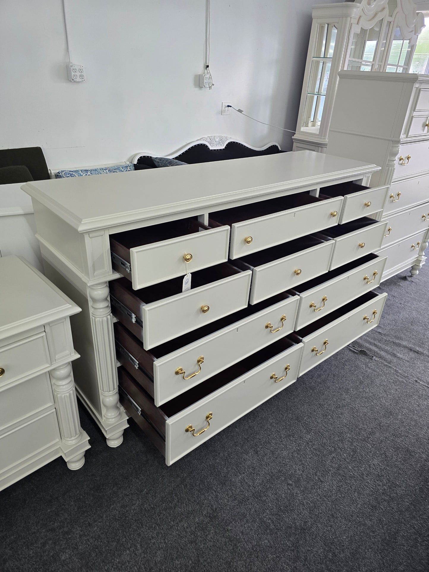 Pawama Jack solid wood cream lacquered dresser