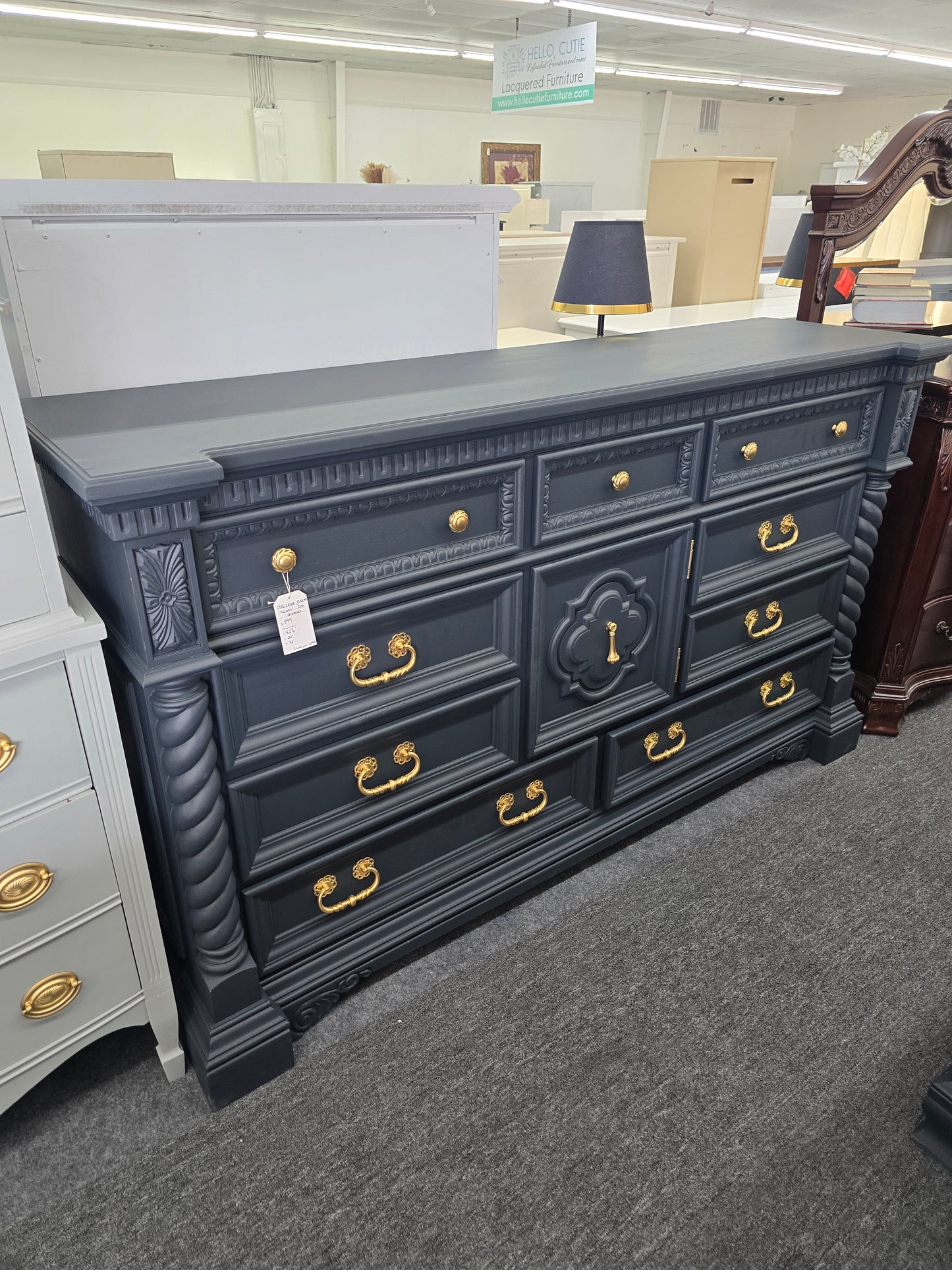 Beautiful colezione Europa inkwell dresser