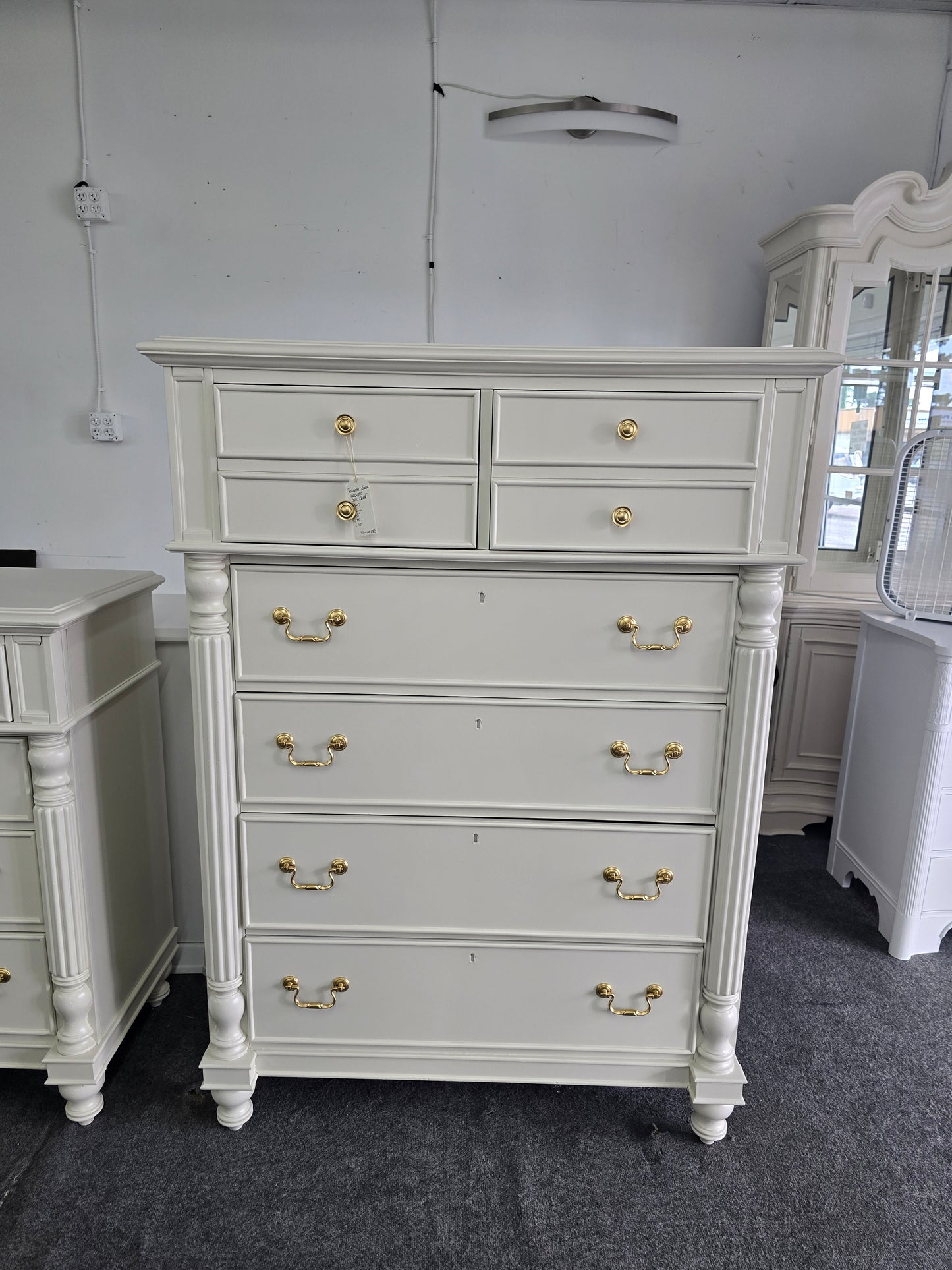 Pawama Jack solid wood lacquered cream chest