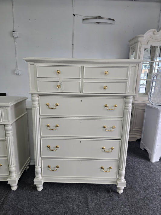 Pawama Jack solid wood lacquered cream chest
