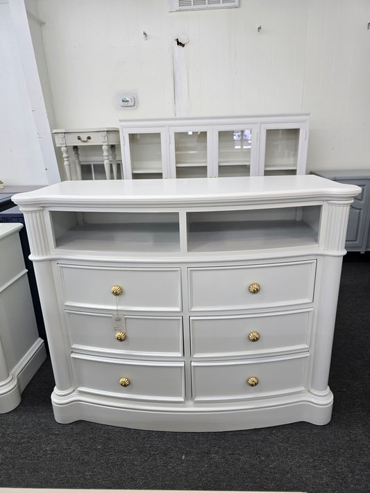 Beautiful off-white bowfront dresser/stand