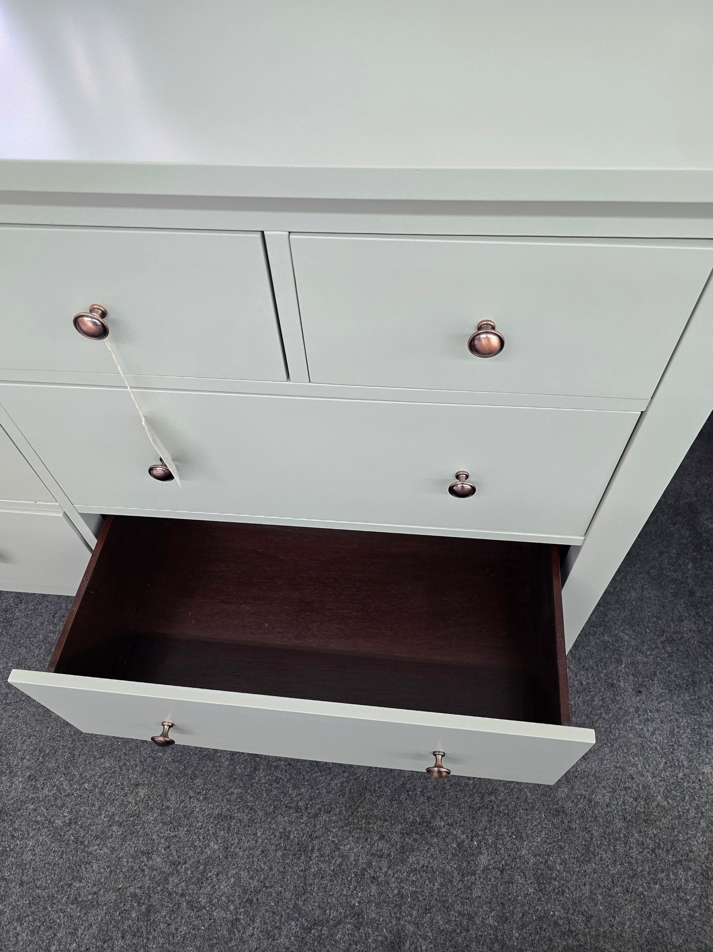 Green lacquered 8 drawers dresser