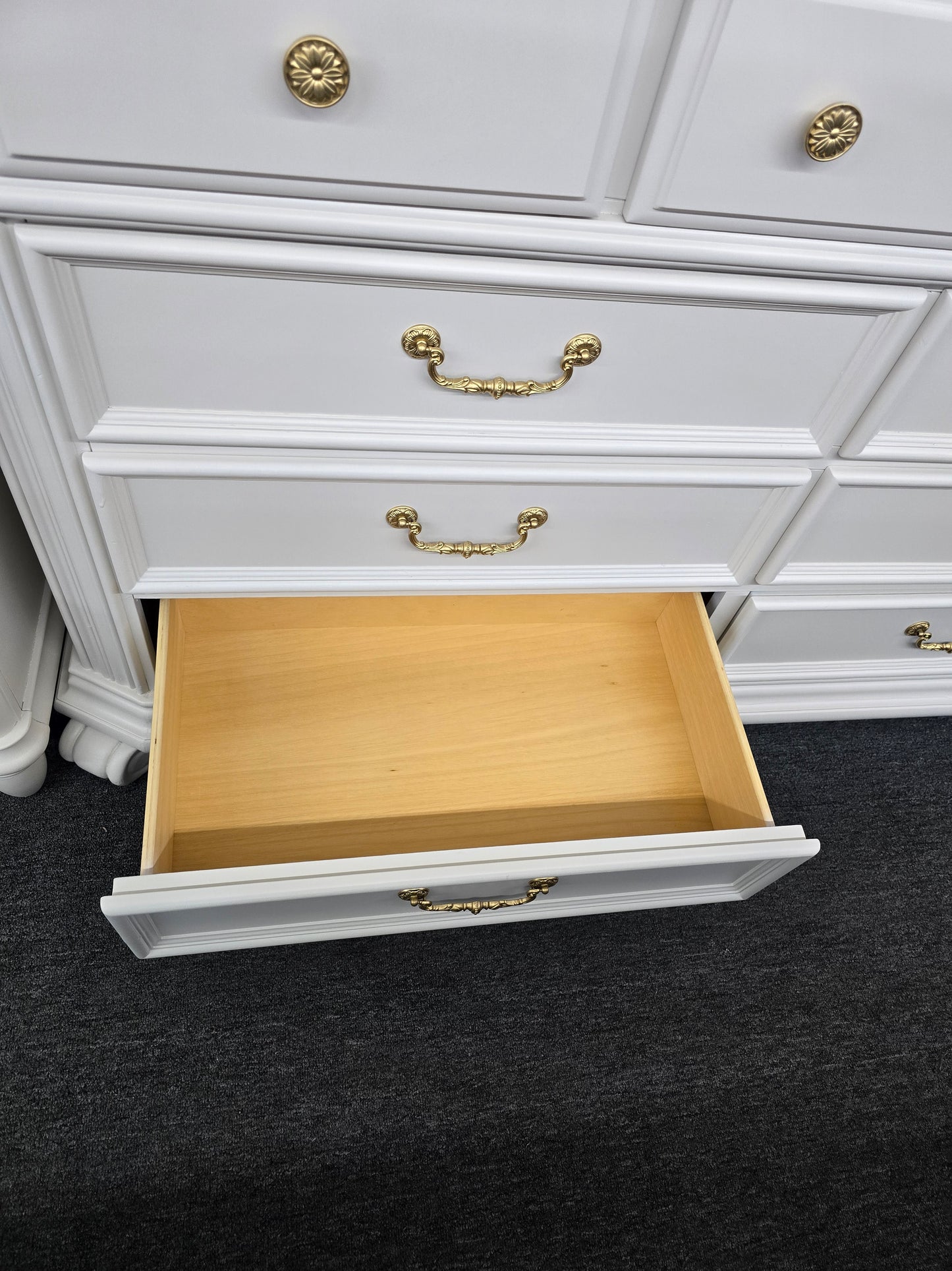 Broyhill cream beautiful dresser
