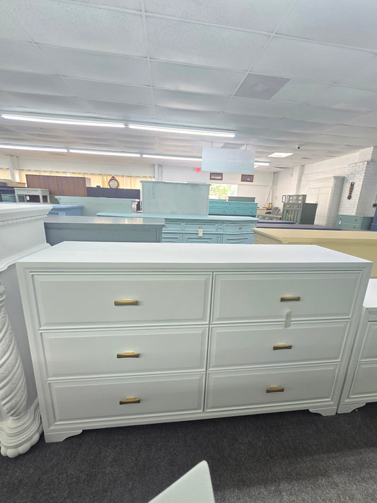 White lacquered dresser 6 drawers
