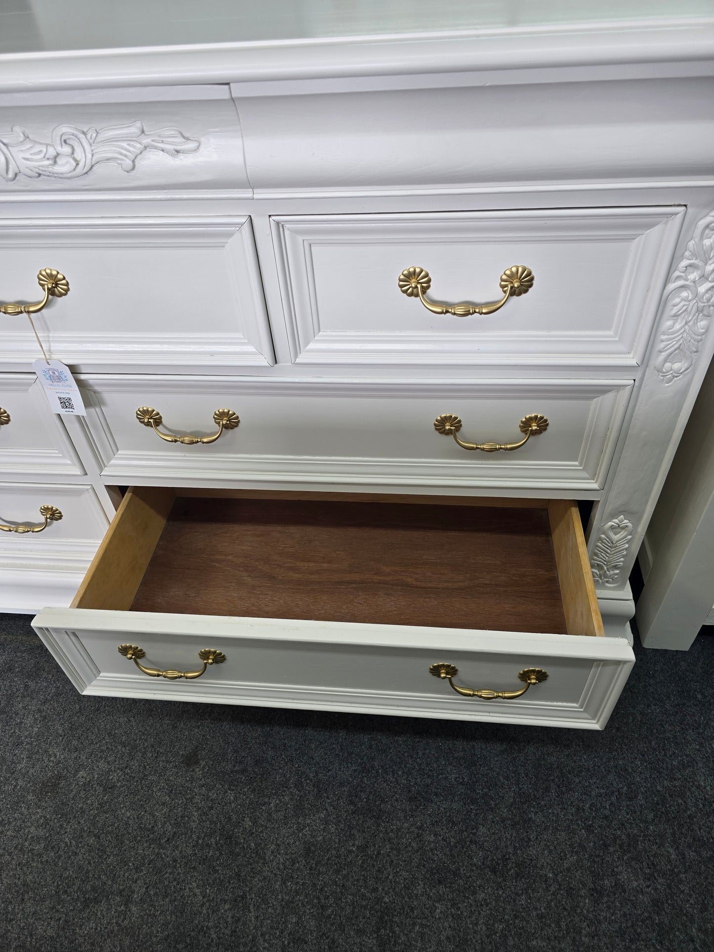 Lexington off white 10 drawers dresser