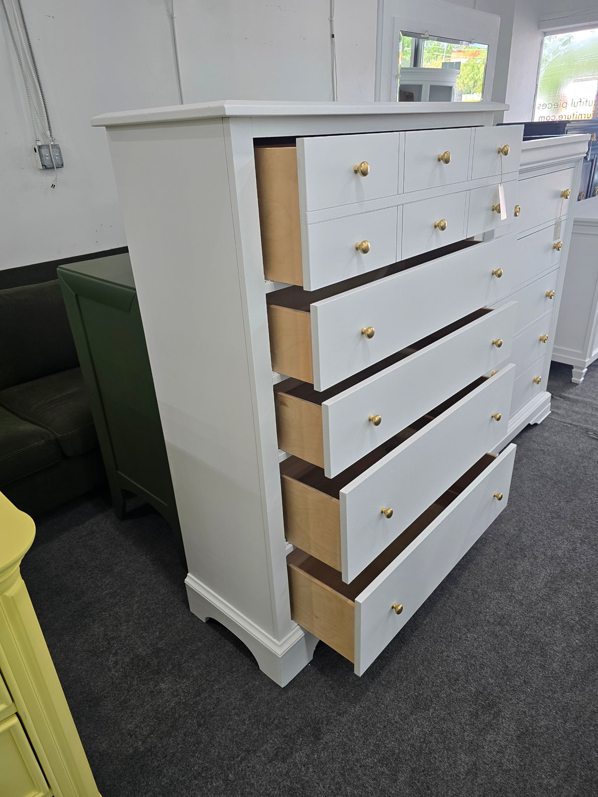 Solid wood white lacquered chest