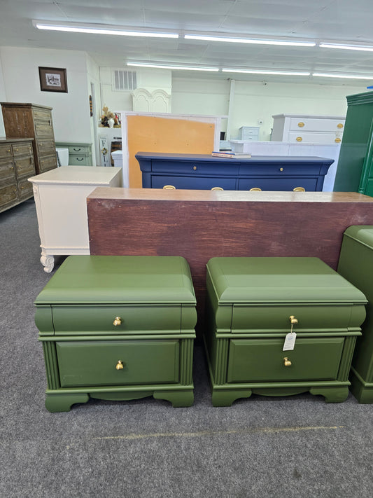 Green pair of nightstands