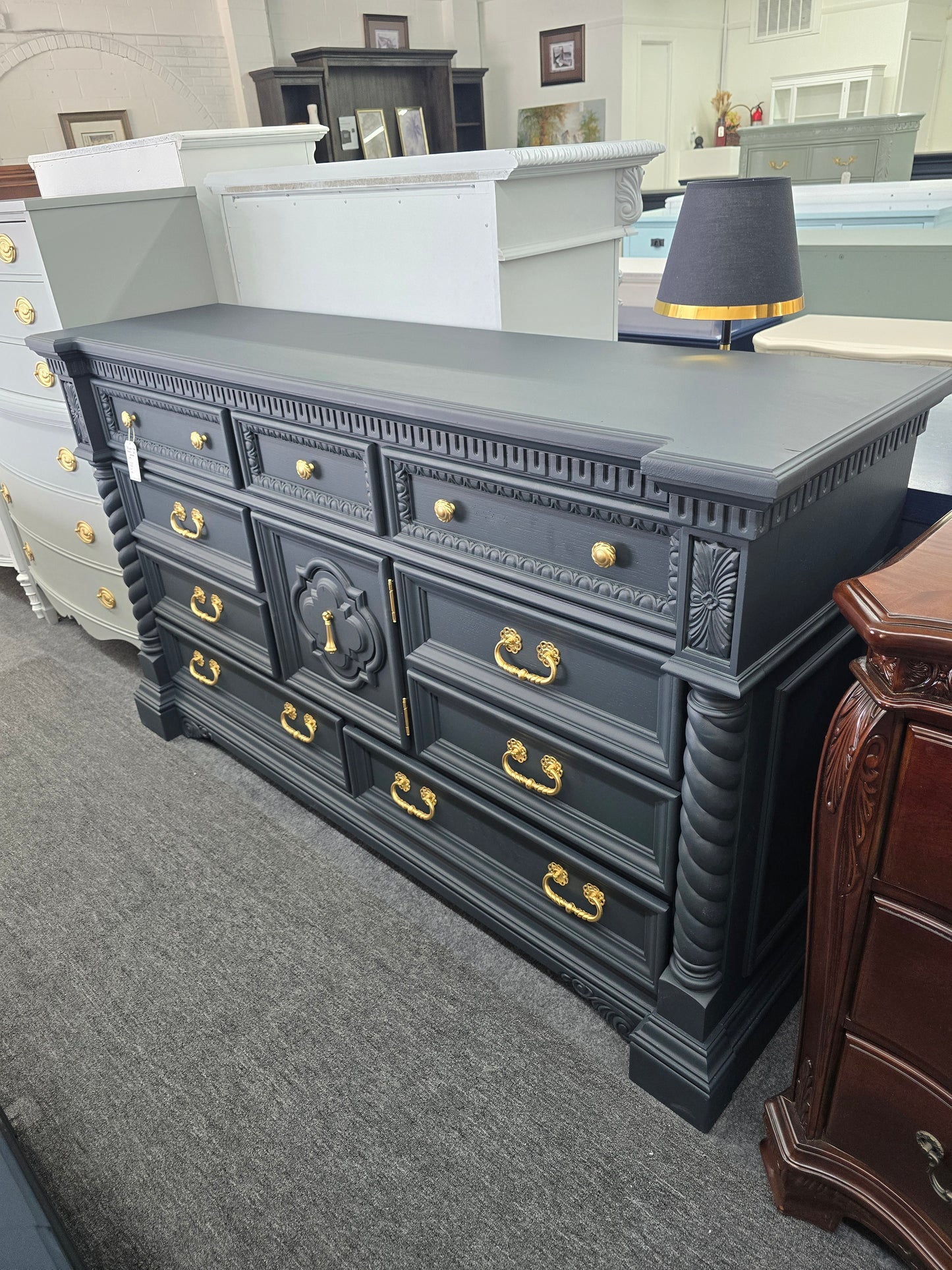 Beautiful colezione Europa inkwell dresser