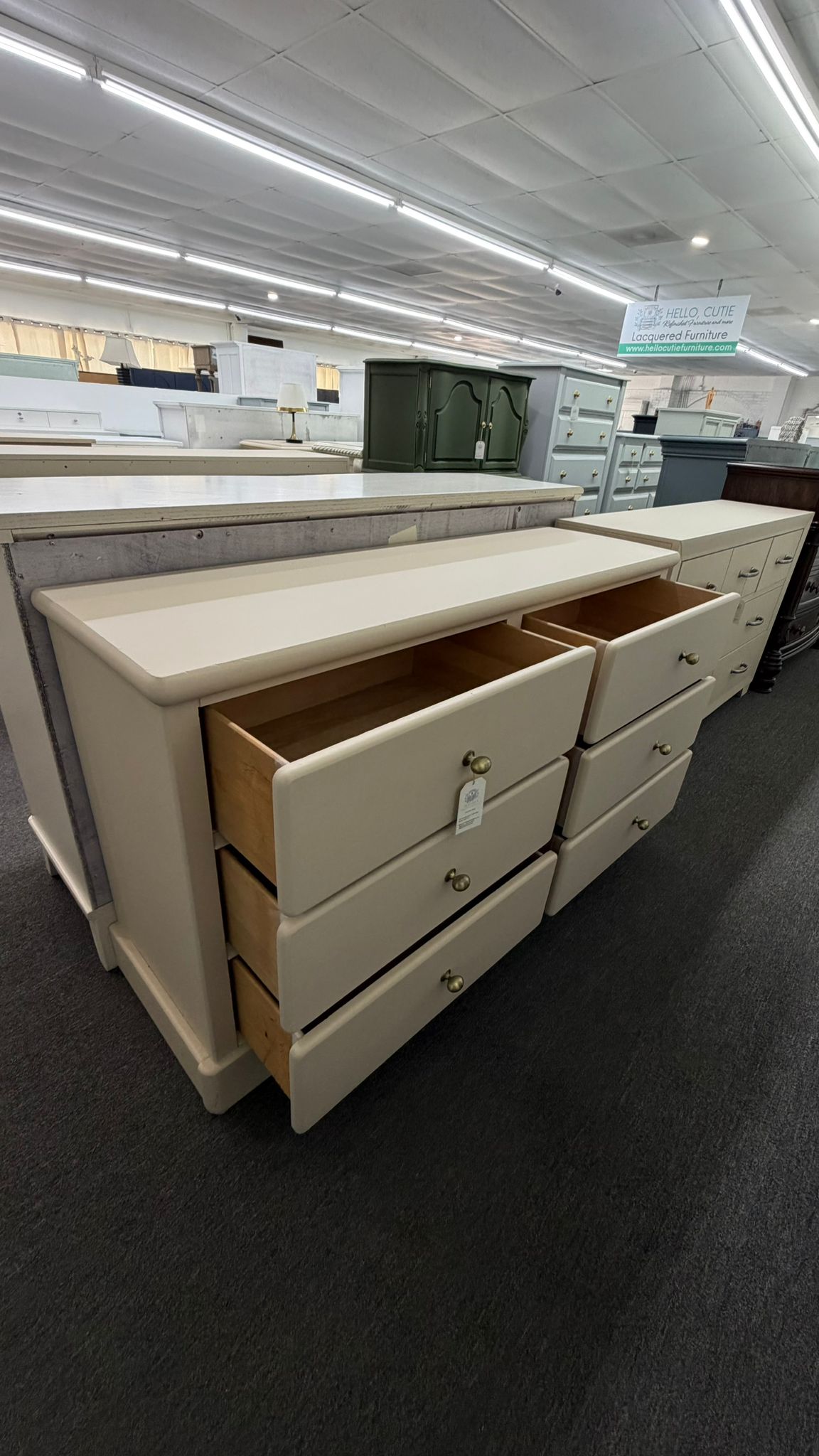 Classic 6 drawers beige dresser