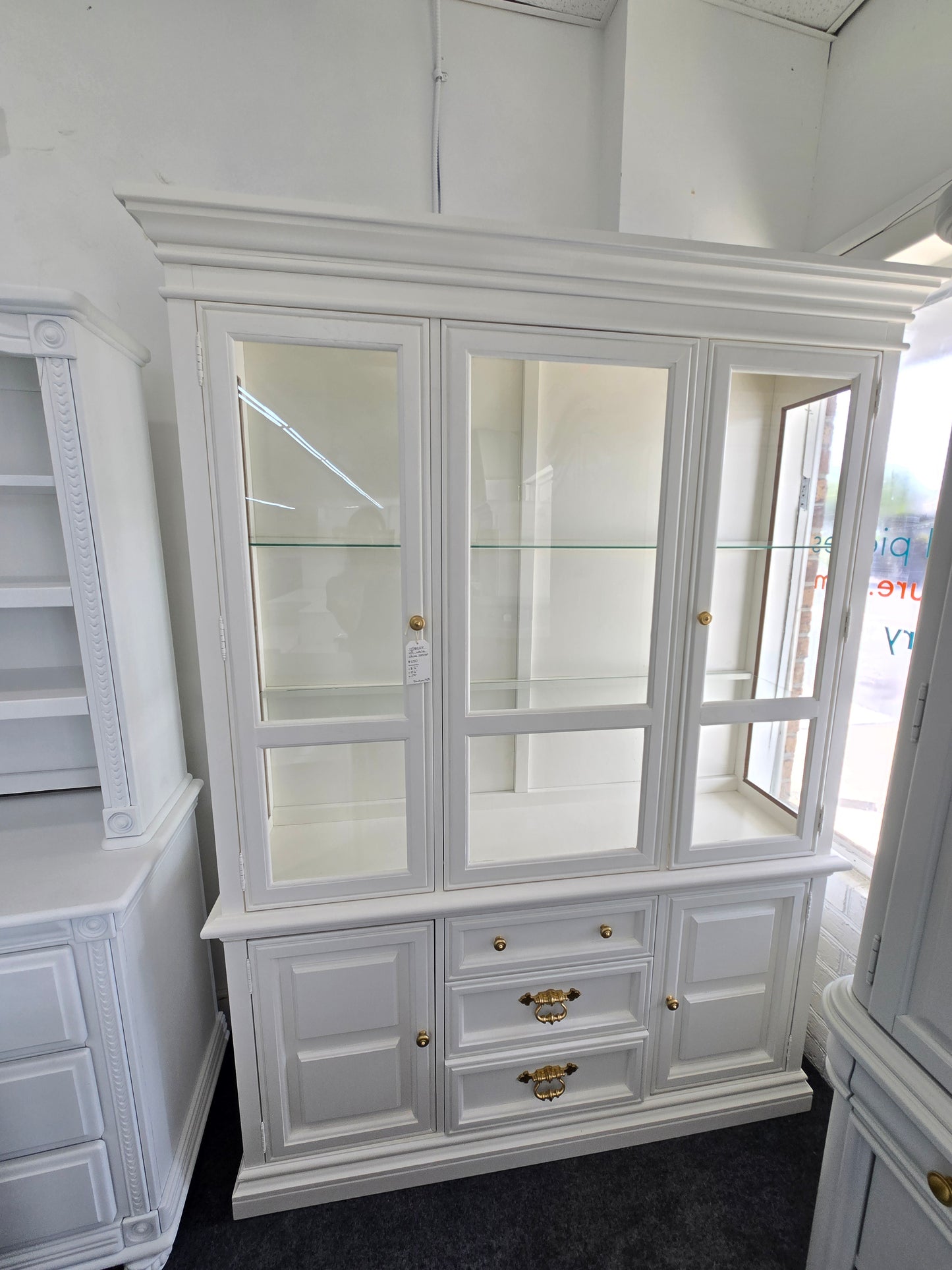 Stanley off white china cabinet