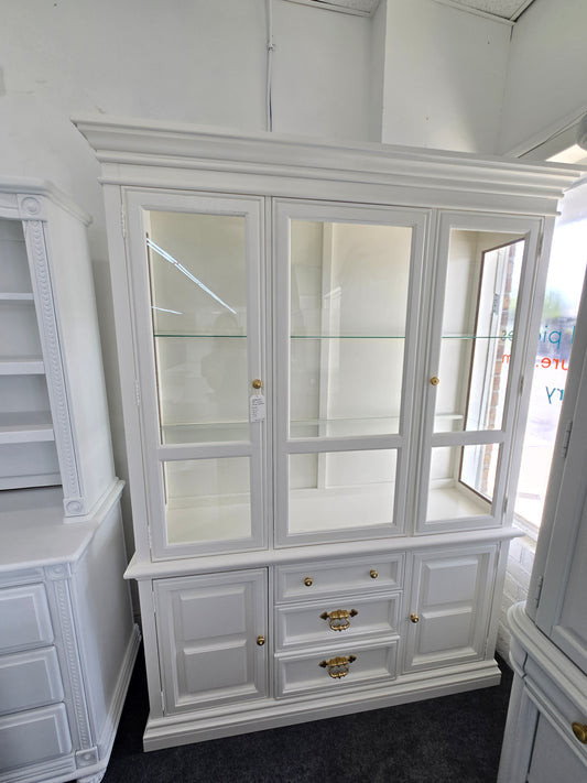 Stanley off white china cabinet