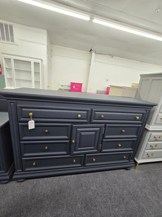 Broyhill inkwell gorgeous dresser