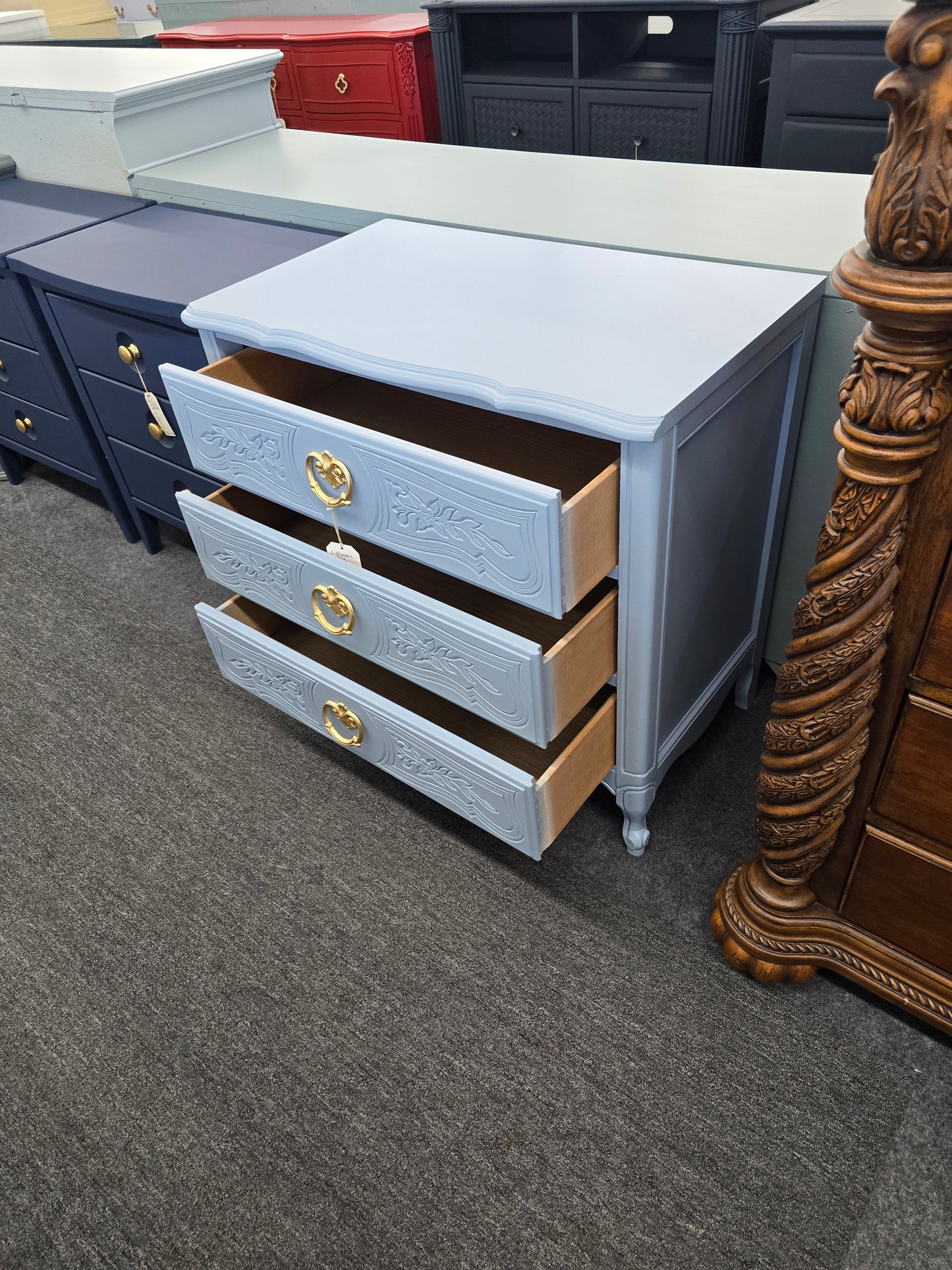 3 drawers small blue dresser