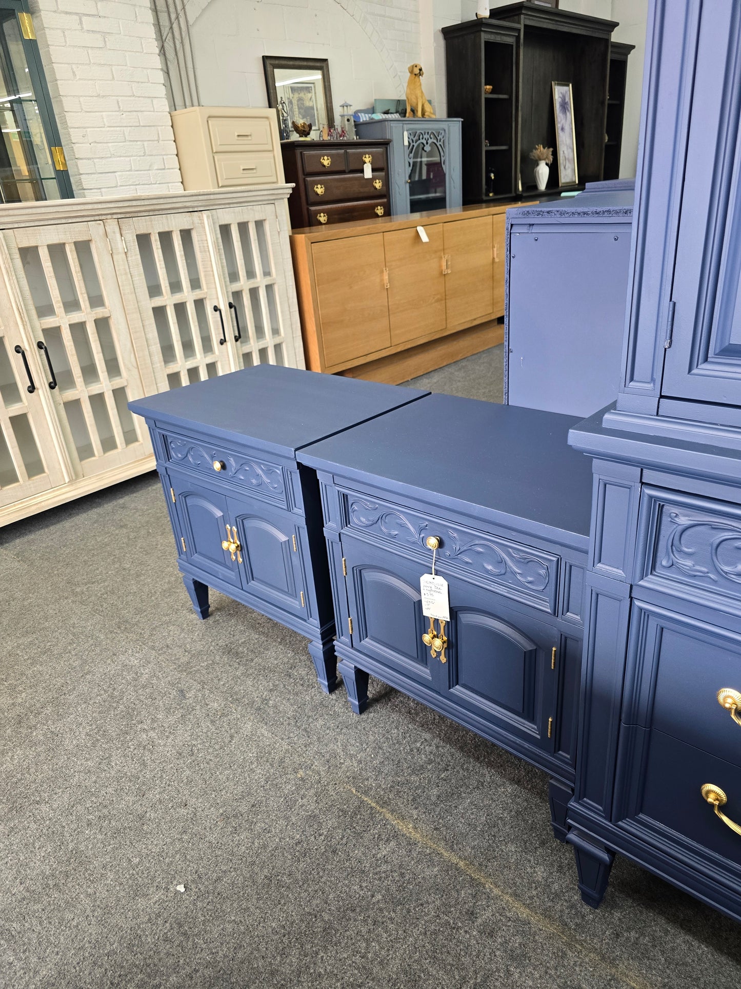 Thomasville navy blue Regency pair of nightstands