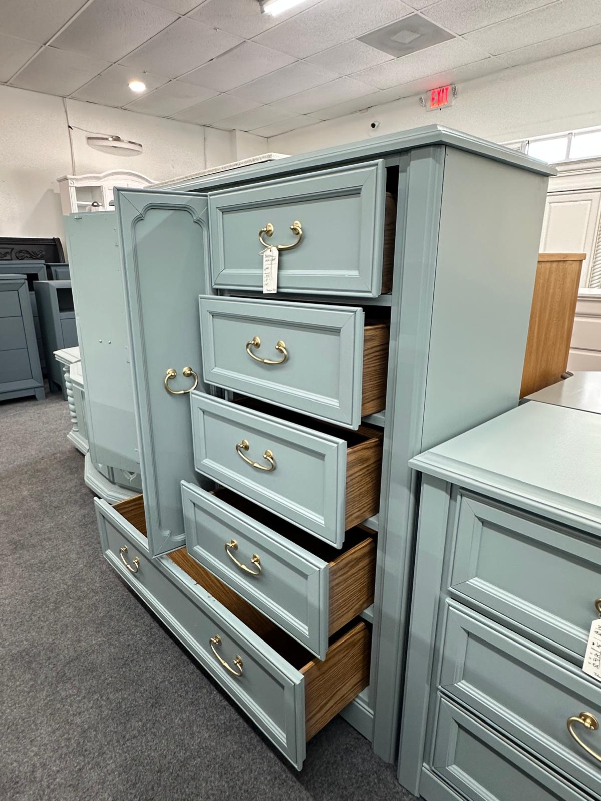 Broyhill teal chest/armoir3