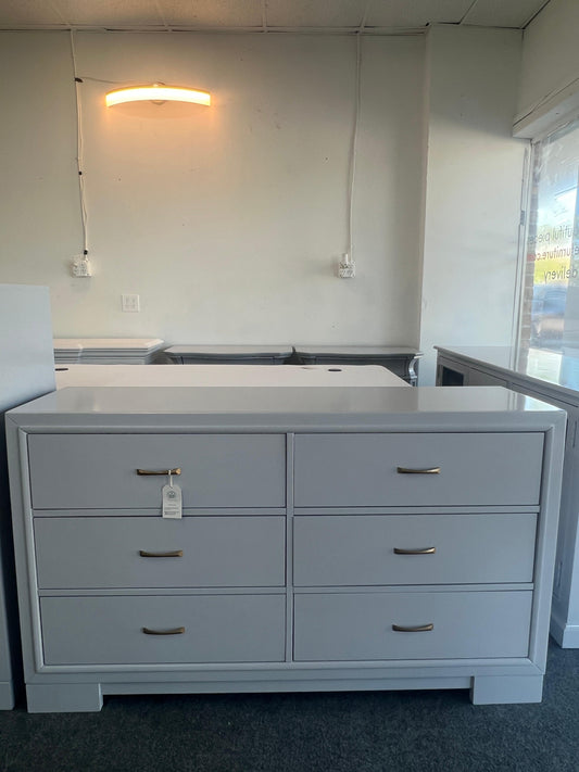 Super cute gray lacquer 6 drawers dresser