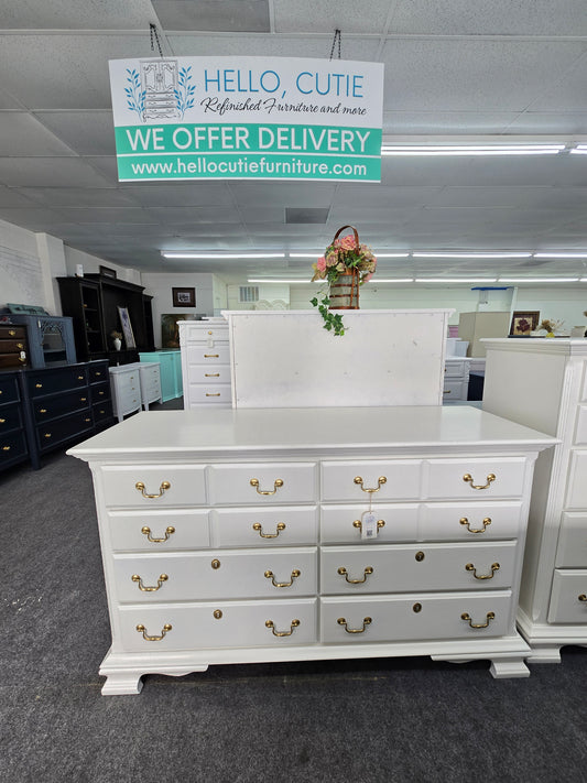 Kincaid solid wood off white dresser