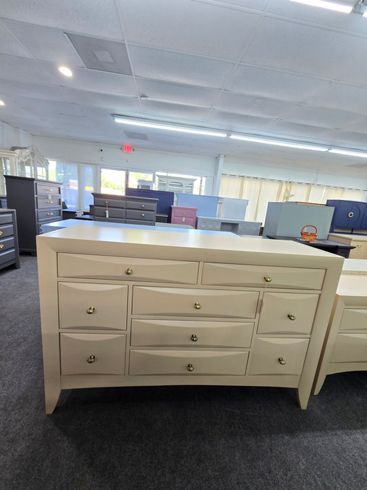 9 drawers beige dresser