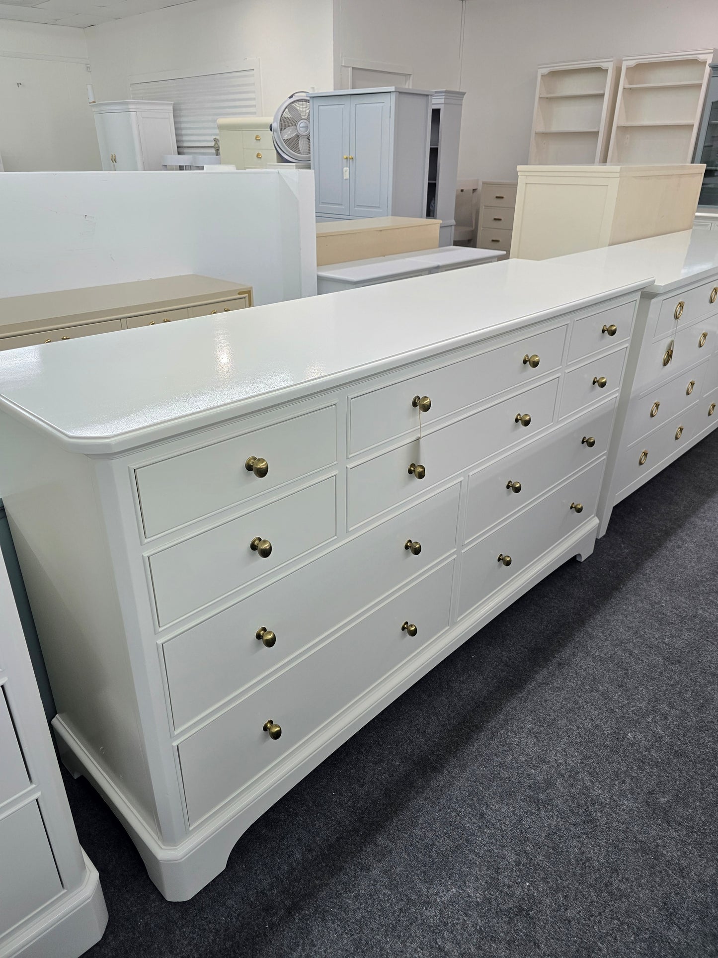 Thomasville alabaster lacquered dresser