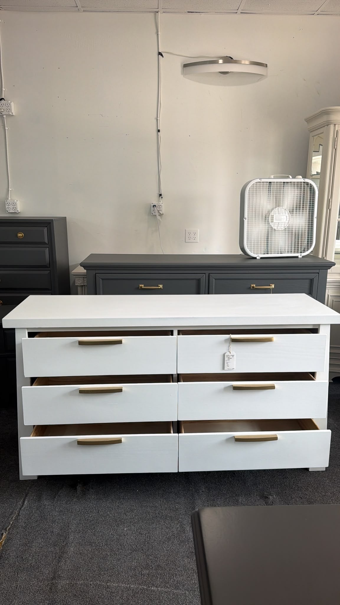 6 drawers Sitcom white dresser