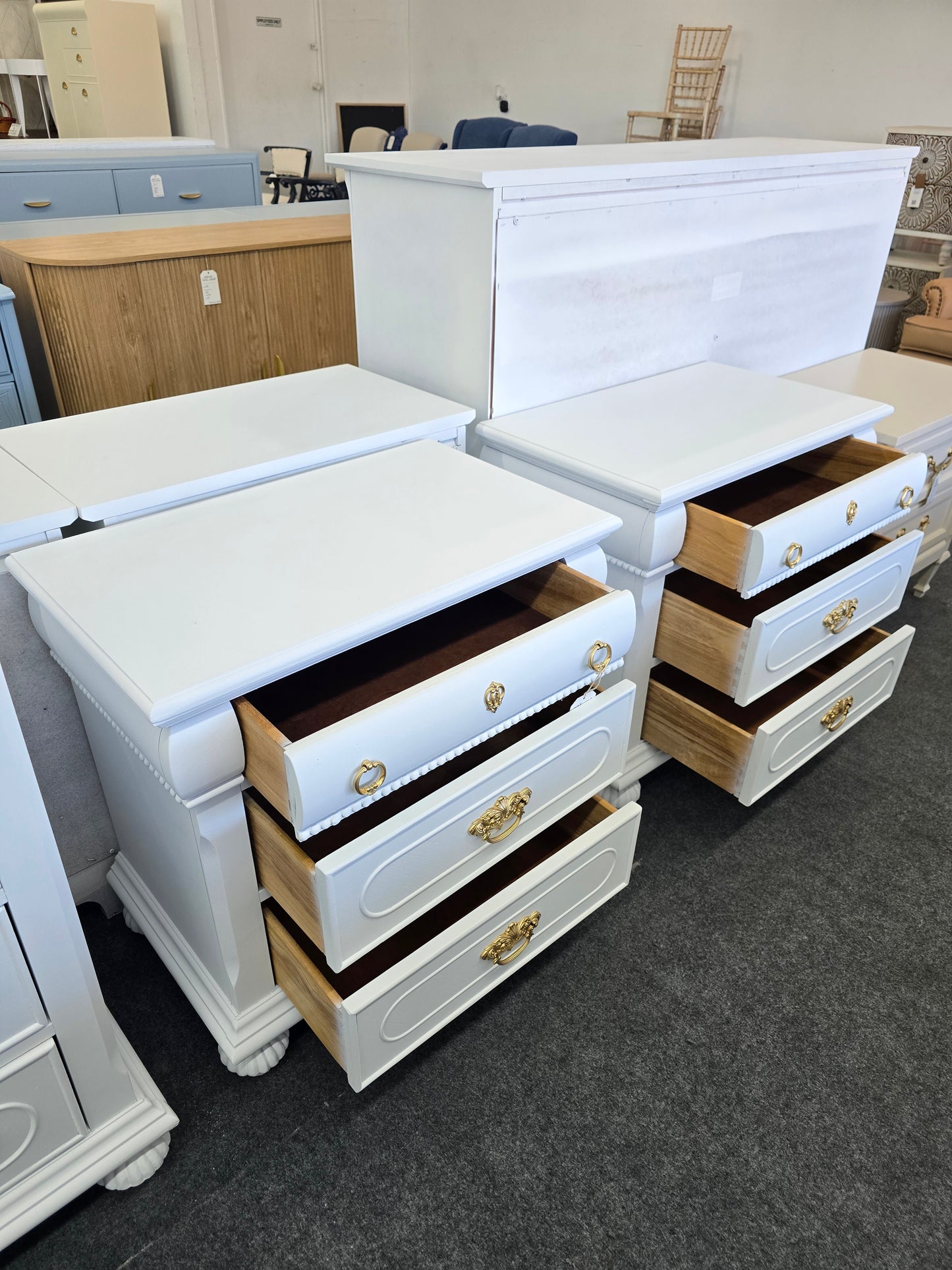 Solid wood cute 2 white nightstands