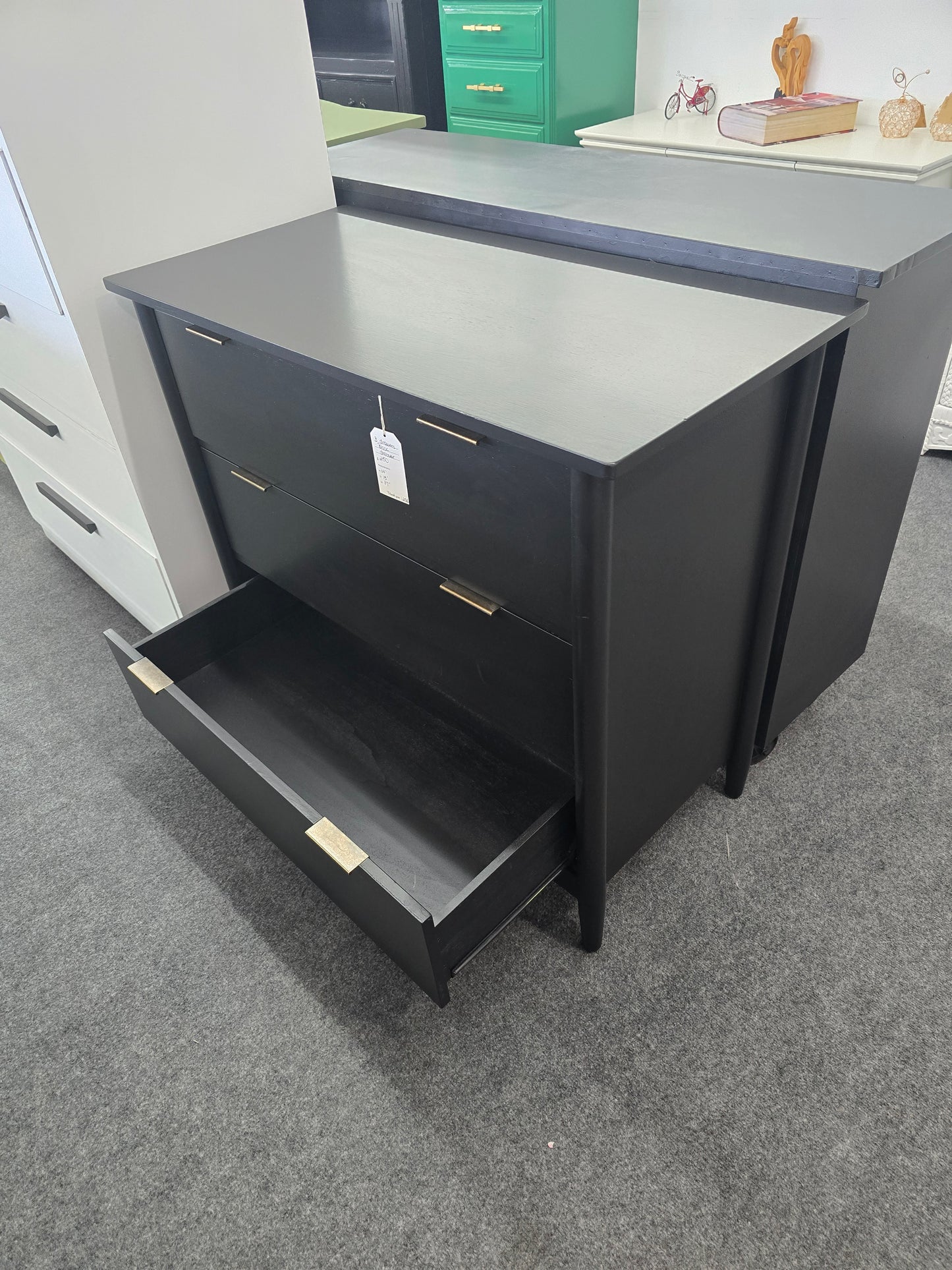 3 drawers black dresser