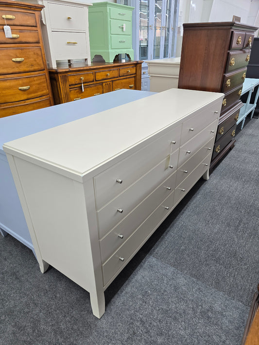 8 drawers creamy dresser