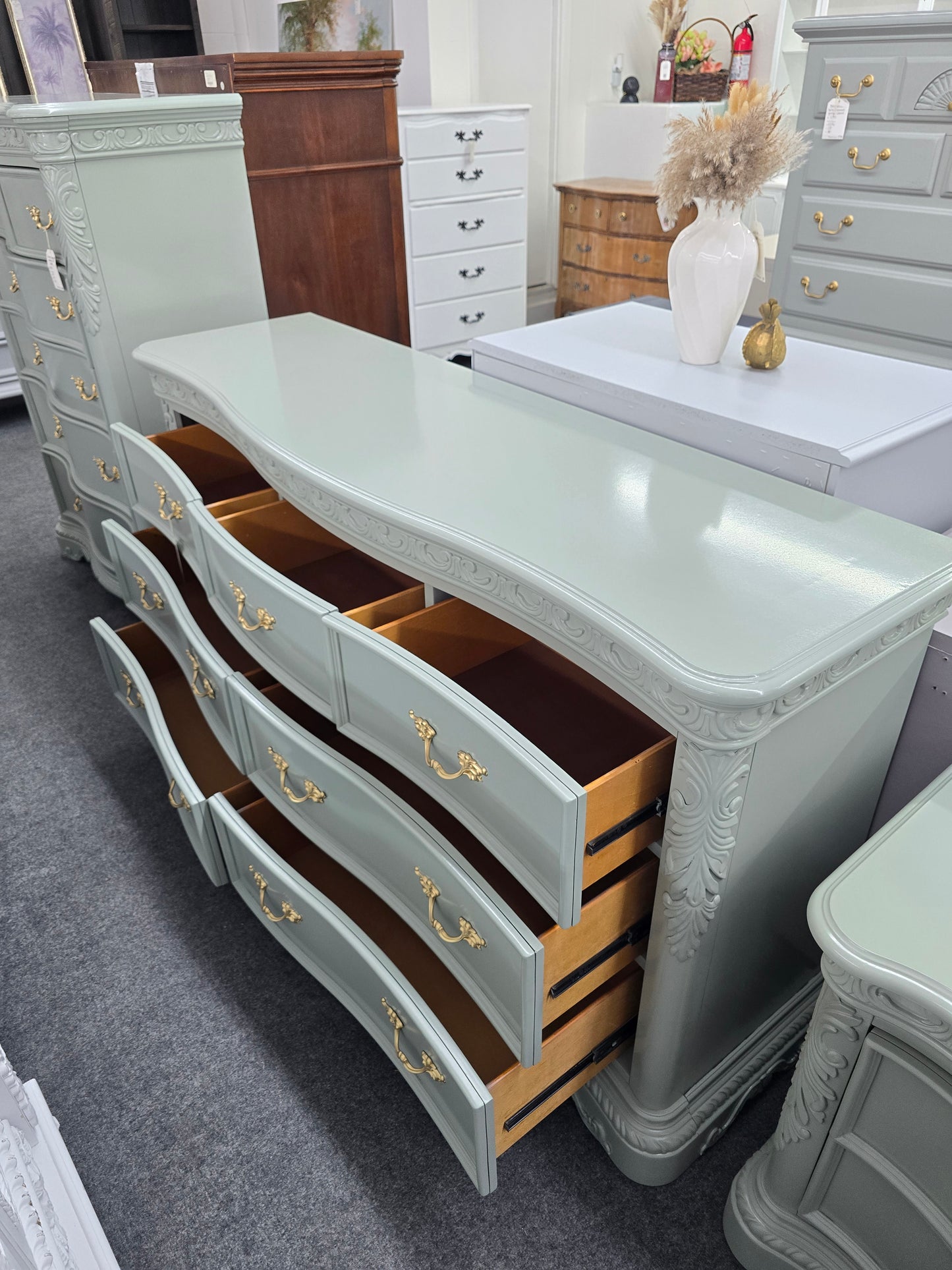 Green carved lacquered dresser