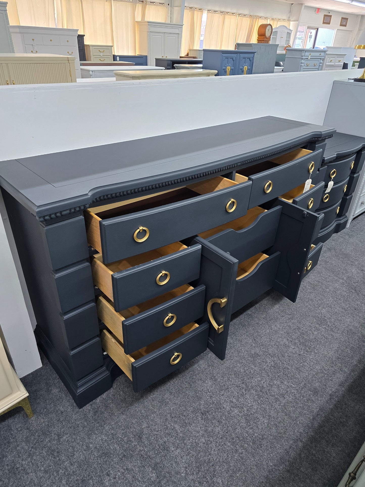 Big inkwell 10 drawers dresser