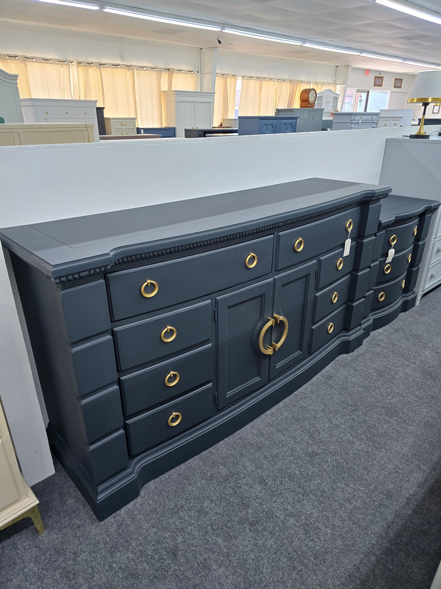 Big inkwell 10 drawers dresser