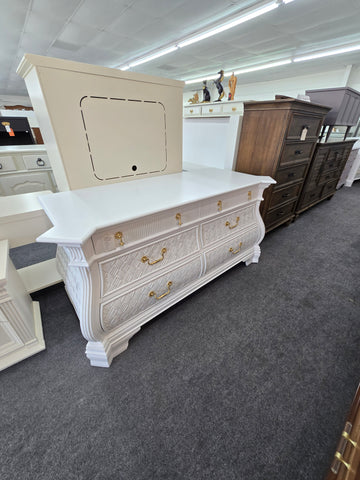 Rattan white dresser