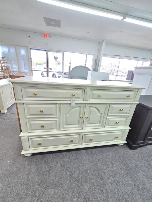 8 drawers 2 doors cream dresser