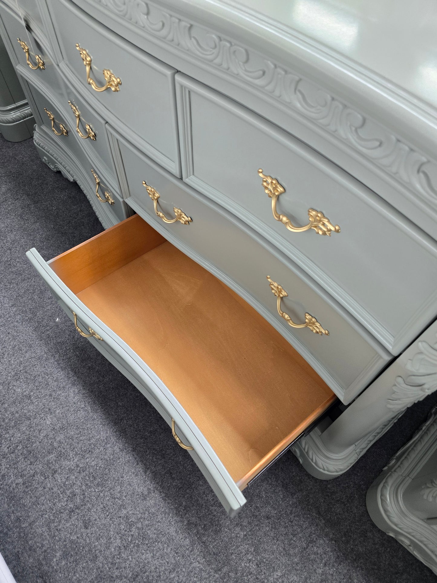 Green carved lacquered dresser