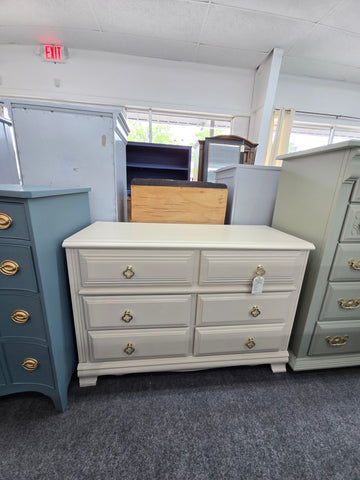 Solid wood Young Hinkle creamy dresser