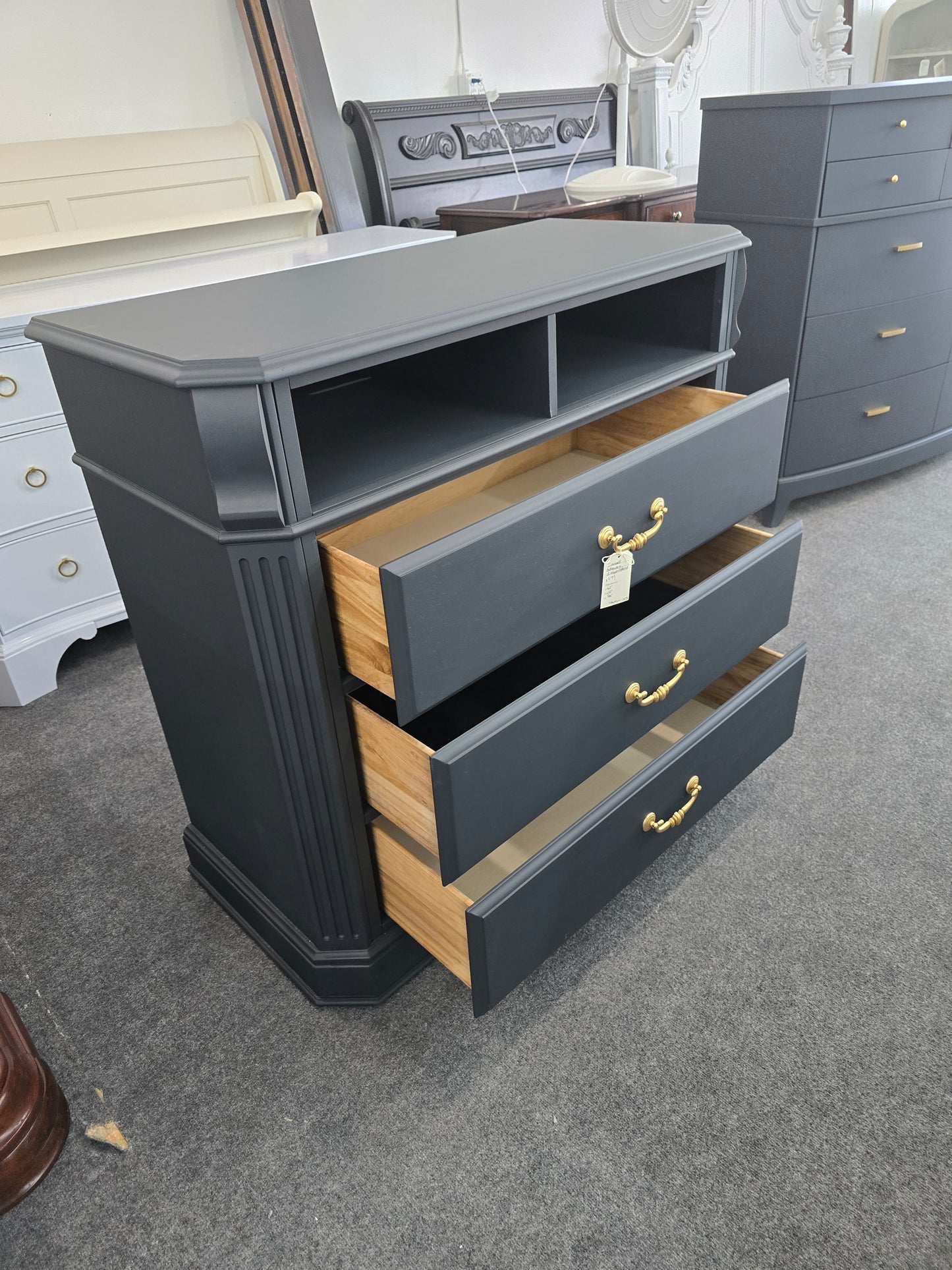 Inkwell 3 drawers dresser/stand