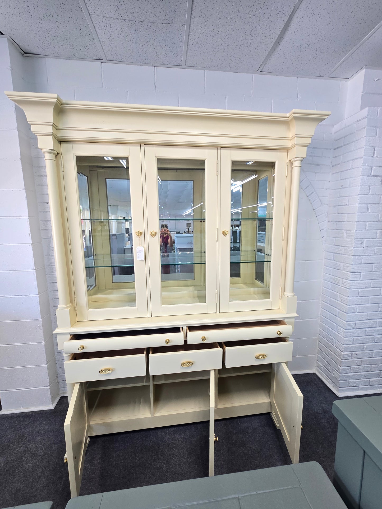 Bassett pale yellow lacquered china cabinet