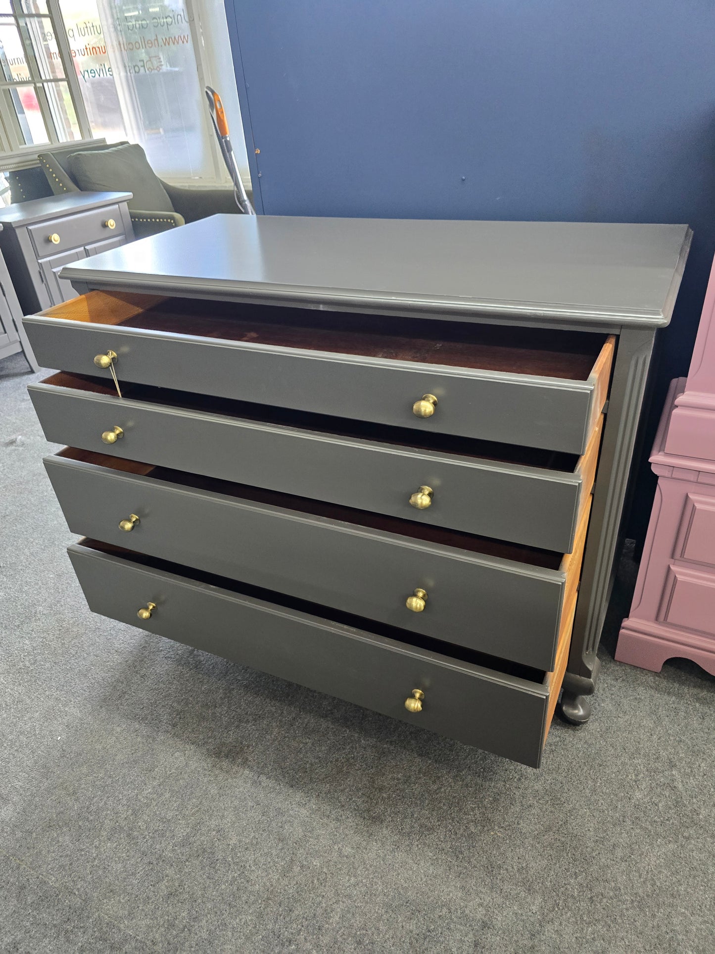 Solid wood 4 drawers graphite colored dresser
