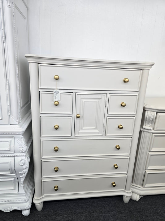 Cream tall 8 drawers 1 door chest