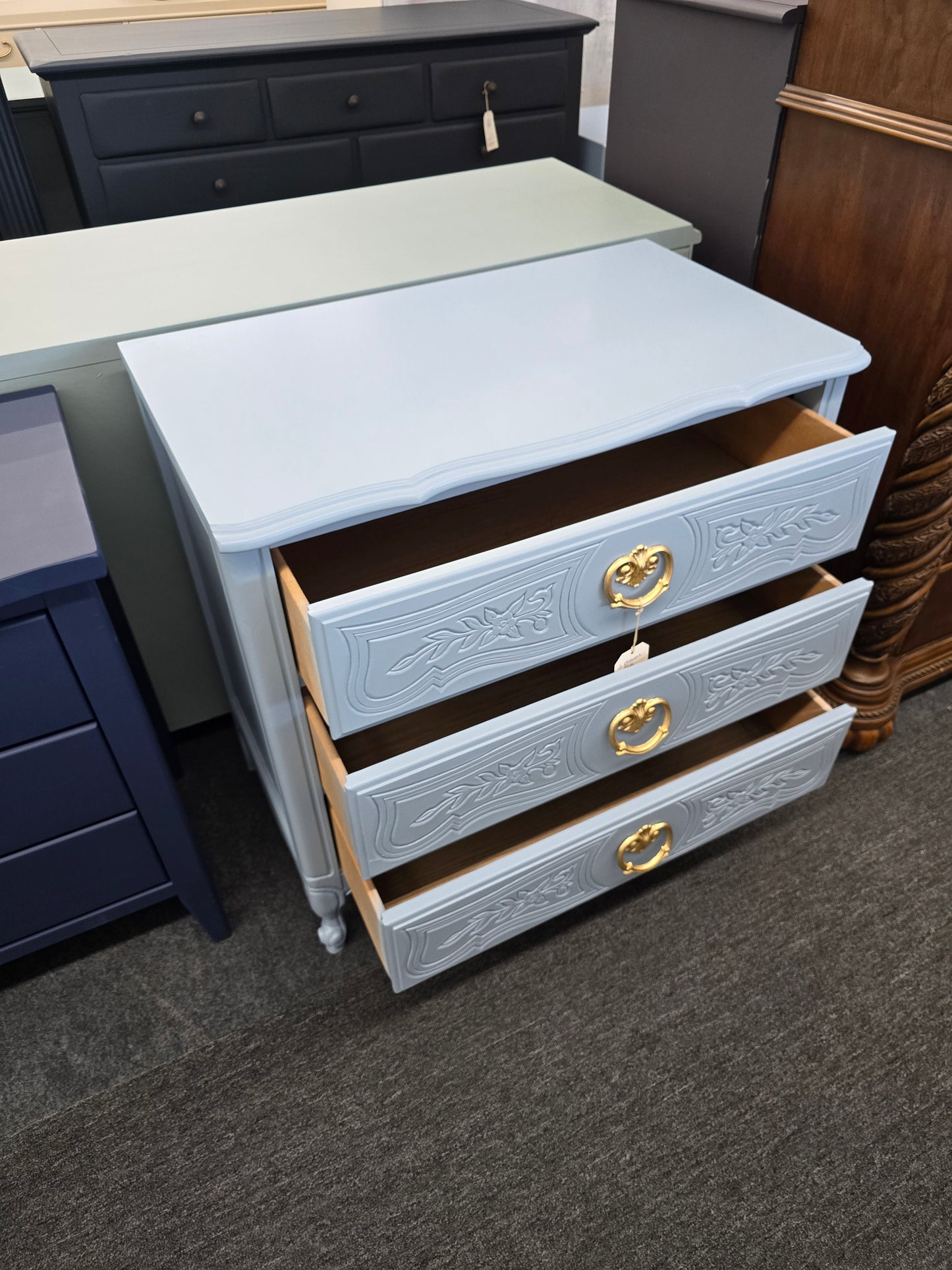 3 drawers small blue dresser