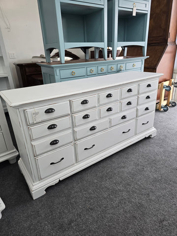 American drew white distressed dresser