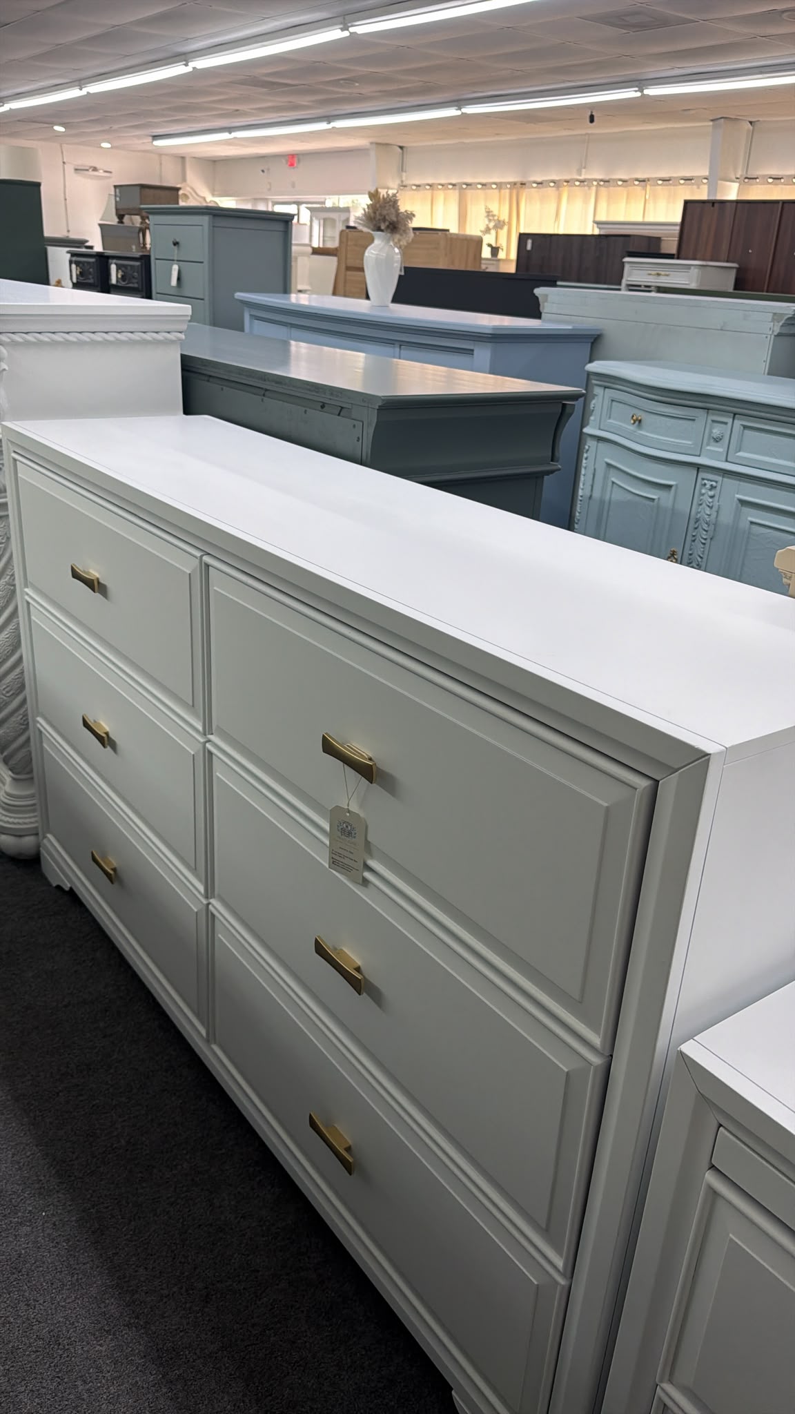 White lacquered dresser 6 drawers
