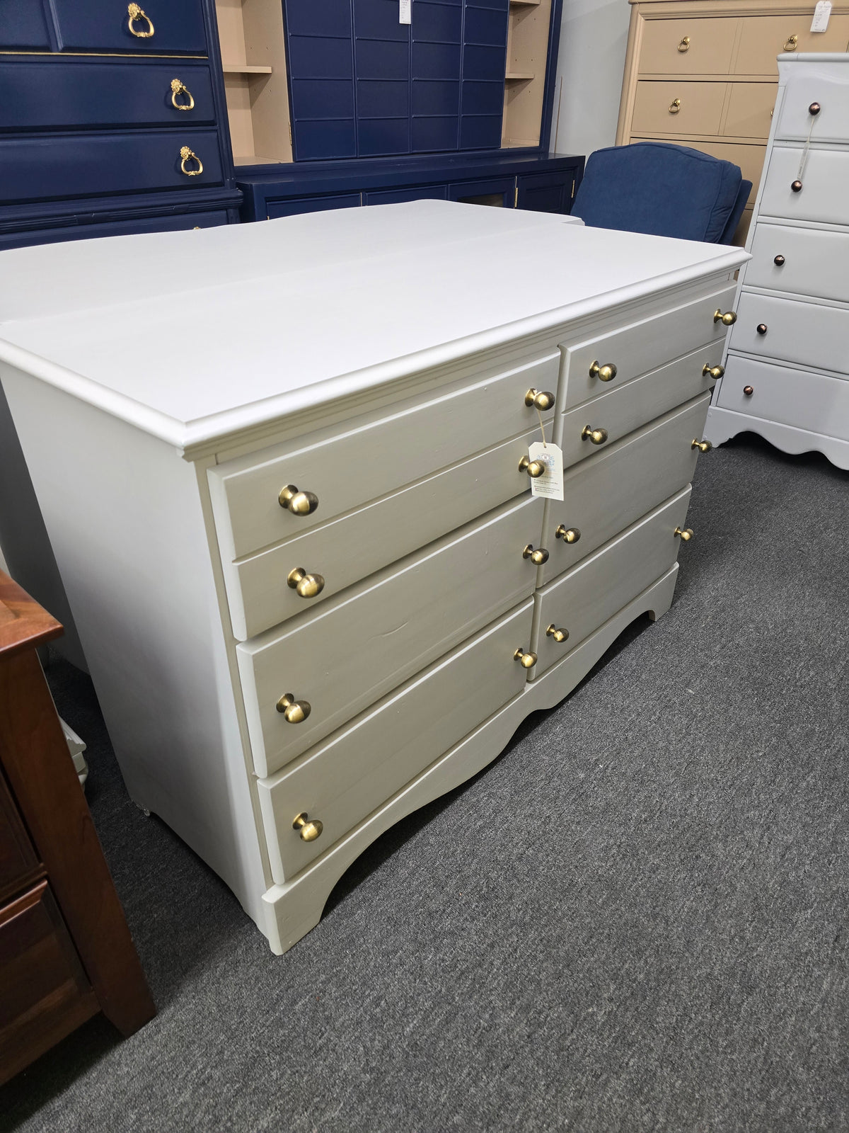6 drawers light gray Carolina dresser