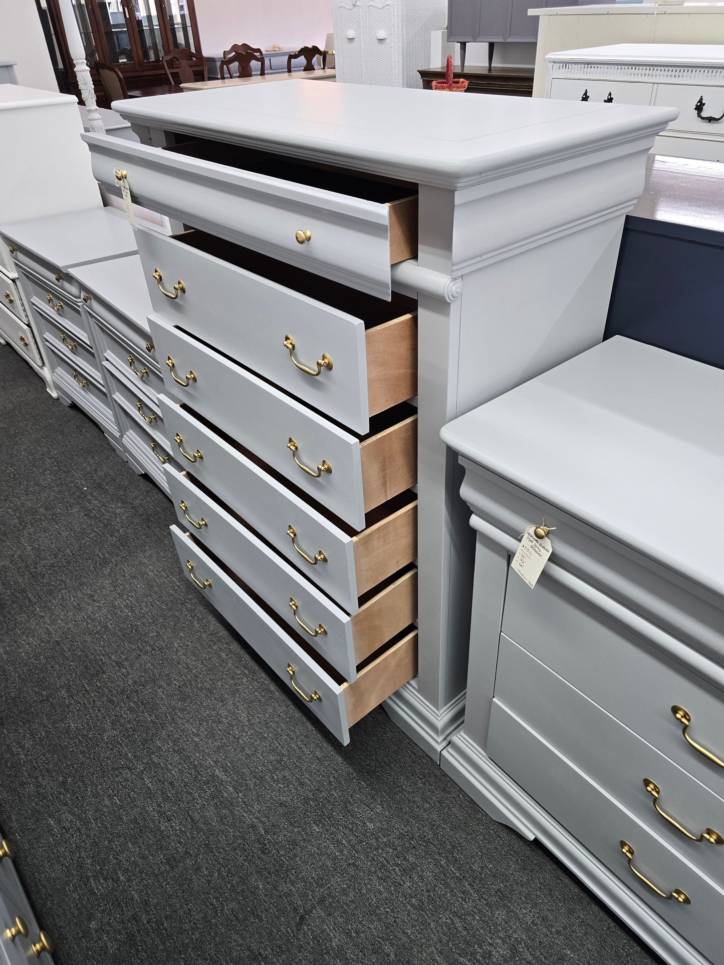 Colezione Europa gray chest